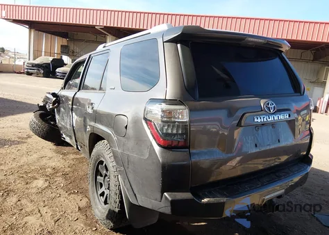 2015 Toyota 4Runner Sr5 z USA, uszkodzony, nr VIN JTEZU5JR3F5100574